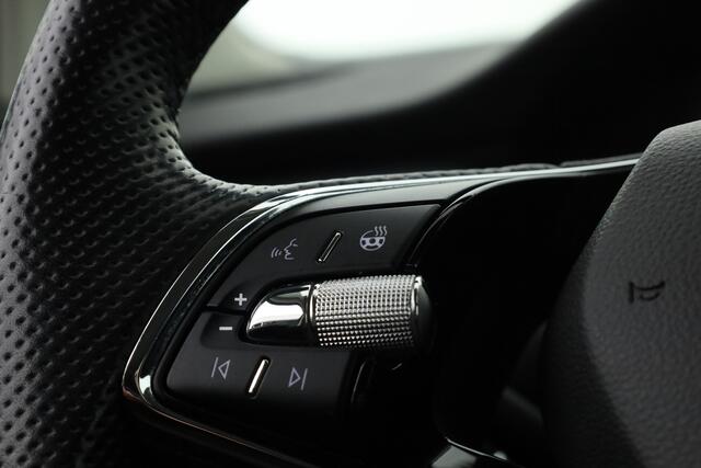 Skoda Enyaq iV 80 First Edition | Leder | Trekhaak | Adapt. Cruise | Camera | Memory seat | Navi | Keyless | CarPlay | Crystal light