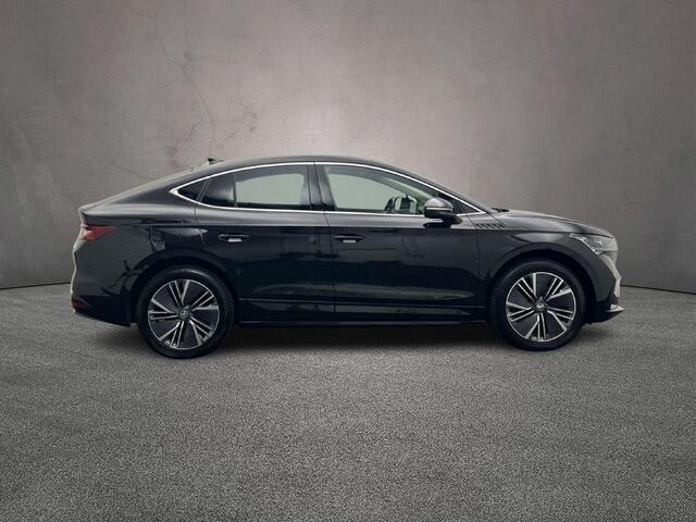 Skoda Enyaq iV Coupé 60 Business Edition Plus 180pk Automaat Panoramadak, Achteruitrijcamera, LED matrix koplampen, Adaptive cruise control, Stuurwiel verwarmd, Navigatie, Stoelverwarming