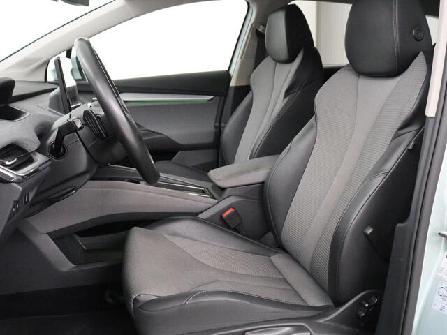 Skoda Enyaq iV 60 | Stoelverwarming | Matrix LED | Camera | Keyless | Stuurverwarming | Carplay | 20'' | Half leder | Navigatie | Chroom Pack | Digital Cockpit | Cruise control | Climate control