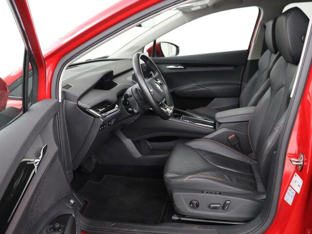 Skoda Enyaq iV 80 | Leder | Stoelverwarming | Trekhaak | Adaptive cruise | Warmtepomp | Matrix LED | Carplay | 21'' | Achterbankverwarming | Navigatie | Sport Plus Pakket | Sfeerverlichting