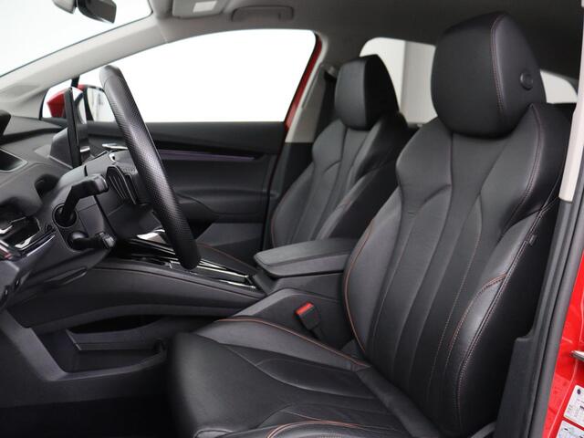 Skoda Enyaq iV 80 | Leder | Stoelverwarming | Trekhaak | Adaptive cruise | Warmtepomp | Matrix LED | Carplay | 21'' | Achterbankverwarming | Navigatie | Sport Plus Pakket | Sfeerverlichting