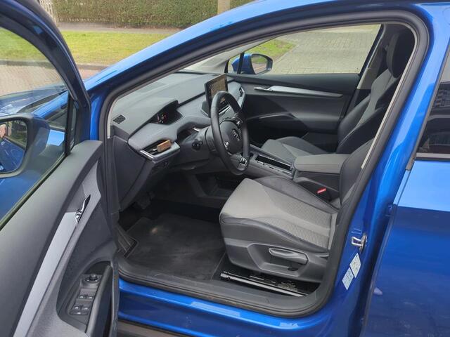 Skoda Enyaq iV 60 / AUTOMAAT/ NAVI/ CAMERA/ PARK. SENSOREN/ CRUISE/ CLIMA