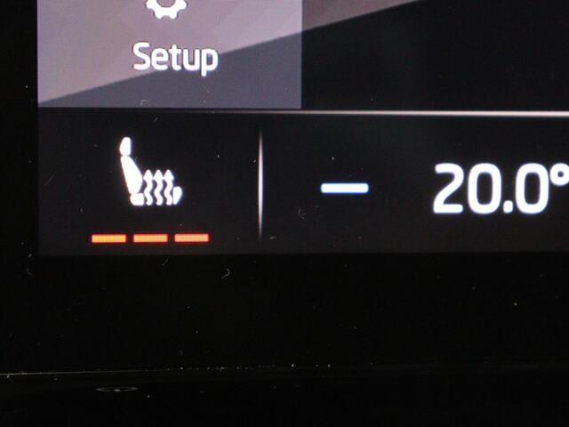 Skoda Enyaq iV 80 Sportline | SOH 91% | Panoramdak | Head-Up | Trekhaak | Adaptive cruise | 360 Camera | Stoelverwarming | Matrix LED | Memory | Carplay | Navigatie | Alcantara