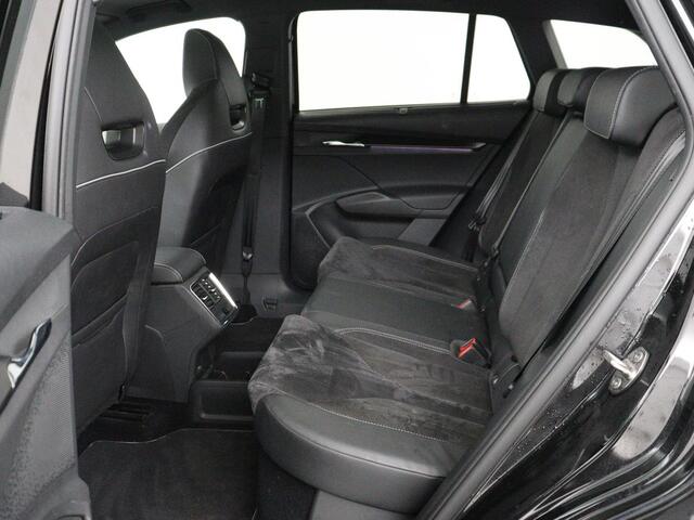 Skoda Enyaq iV 80 Sportline | SOH 94% | Panoramadak | Stoelverwarming | Memory | Adaptive cruise | Leder/Alcantara | Camera | Carplay | Keyless | DAB | Navigatie | Matrix LED