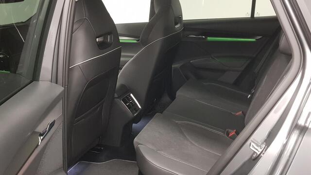 Skoda Enyaq iV 80 Sportline | Navigatie | Climate pack | Assistentie pack | LED | Extra Getint glas | Lichtmetalen Velgen