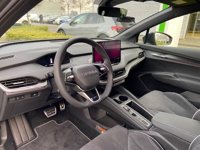 Skoda Enyaq iV 85 Sportline / Carplay / Trekhaak wegklapbaar / Navi / Elec. verst. bestuurdersstoel