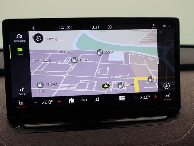 Skoda Enyaq iV 60 180 Pk | Trekhaak | Stoel/Stuur Verwarming | Camera | Navigatie | Climatronic | CarPlay | 19 Inch | 49.342 Km !!