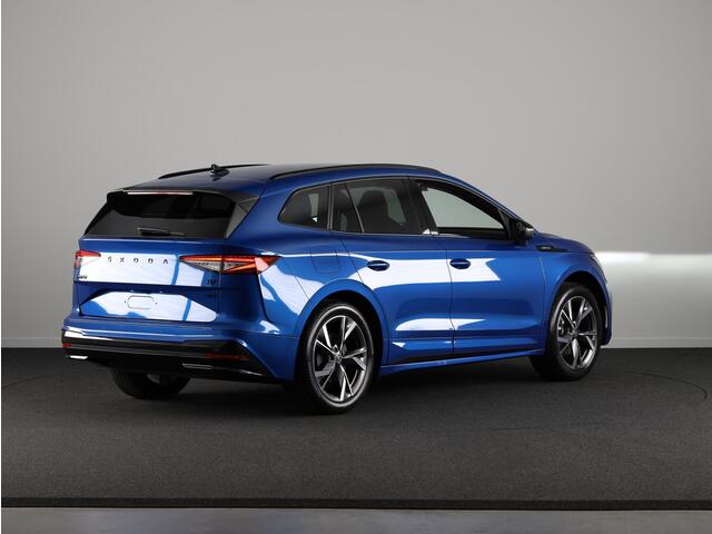 Skoda Enyaq iV 60 Sportline 180pk | Navigatie | Head up Display | Verlichte grill | Voorstoelen en achterbank verwarmd | Parkeercamera