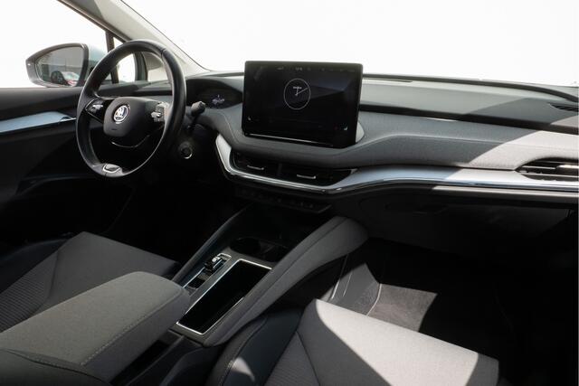 Skoda Enyaq iV 60 SOH 90% Trekhaak/ Full led/ Stoel-stuurverwarming/ Camera/ Blindspot/ Navigatie/ Carplay