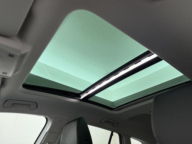 Skoda Enyaq iV 60 SOH 90% Warmtepomp Trekhaak Panoramadak Adap.Cruise Navi Ecc 360°Camera Apple Carplay Android Auto Stuurverwarming Privacy Glas Lmv 19" Led matrix Keyless advanced Rijstrooksensor Origineel Nederlandse Auto