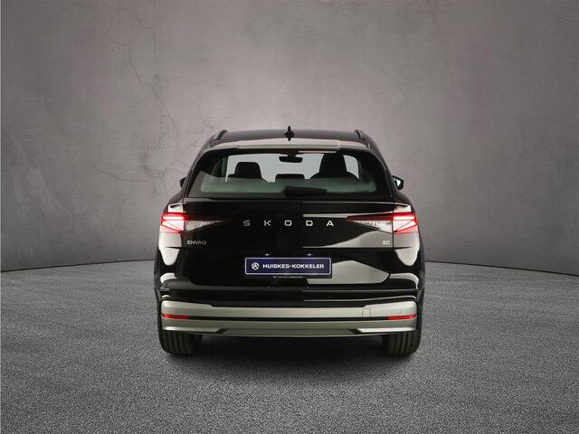 Skoda Enyaq iV 60 Selection 204pk Automaat Achteruitrijcamera, Adaptive cruise control, Navigatie, Stoelverwarming, LED koplampen, Stuurwiel verwarmd, Parkeersensoren