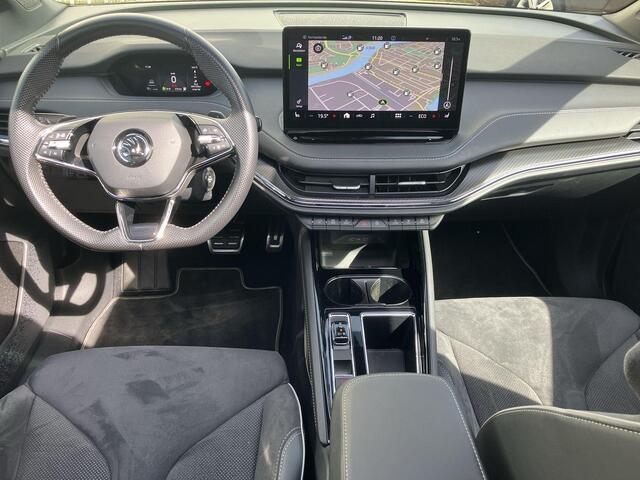 Skoda Enyaq iV 80 Sportline 150kW/204 PK · Panoramadak · Warmtepomp · Apple/Android Car Play · Camera · Elektrische stoelverstelling ·