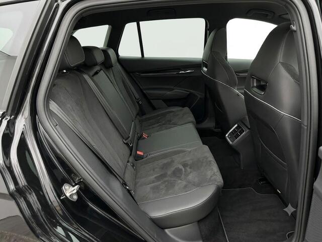Skoda Enyaq iV 80 Sportline 204pk | Navigatie | Parkeercamera | Adaptieve cruise controle | Stoelverwarming