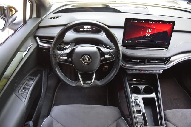 Skoda Enyaq iV Coupé 60 Sportline 180PK | Org. NL | BOVAG Garantie | SOH 91,81% | Trekhaak | Panoramadak | Stoelverwarming | Apple Carplay/Android Auto | Velgen 21'' | El. Kofferklep |