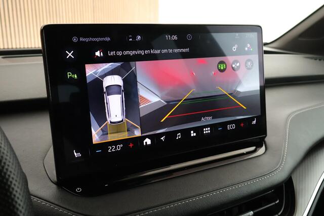 Skoda Enyaq iV 80 204pk Sportline Panoramadak Keyless Memory Stoelverwarming Navigatie