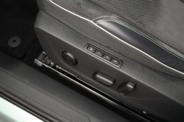 Skoda Enyaq iV 80 204pk Sportline Panoramadak Keyless Memory Stoelverwarming Navigatie