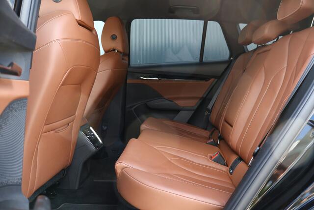 Skoda Enyaq iV 60 Founders Edition Black 94,2% soh! | Crystal Face | Camera | Leer | Stuurverwarming | Elektr. Achterklep | 21 Inch lichtmetaal