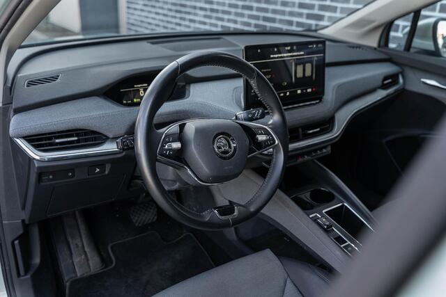 Skoda Enyaq iV 60 | Panoramadak | Trekhaak | 100kW laadmogelijkheid | Lichtmetalen Velgen 21 inch | Keyless Entry | Navigatie | LED Koplampen | Parkeersensoren