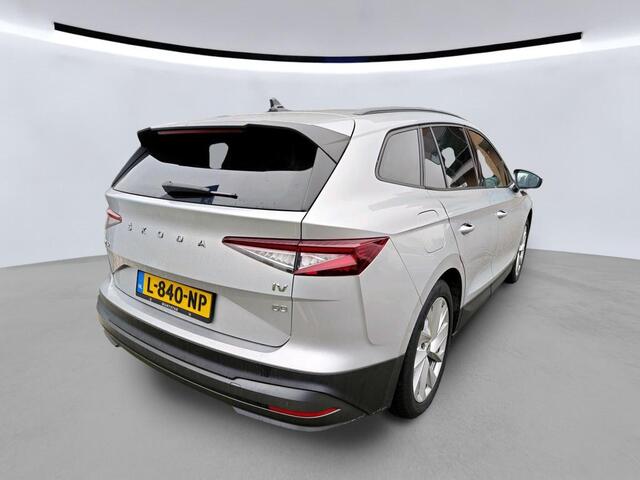 Skoda Enyaq iV 60 First Edition / SOH 92%/ AUTOMAAT/ PARK.SENSOREN V+A/ CAMERA/ MEMORY SEAT/ STOELVERWARMING/ CRUISE/ DIGITAL DASH/ KEYLESS/ NAVI/ CLIMA