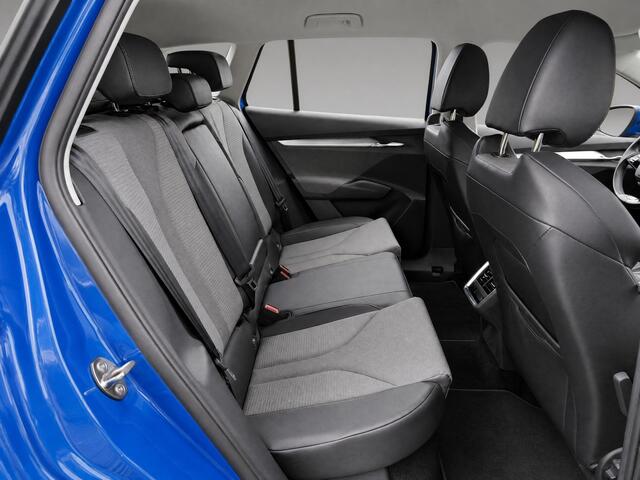 Skoda Enyaq iV 60 / Navigatie / Zwenkbare trekhaak / Parkeersensoren V+A / Lichtmetaal 19 inch /
