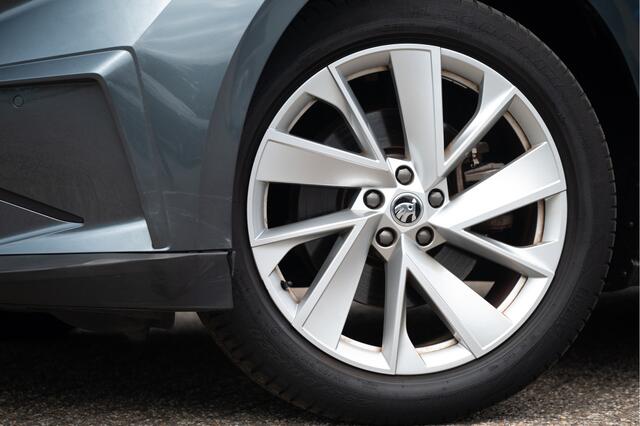 Skoda Enyaq iV 60 | ACC | Navi | Stoelverw. V+A | Camera | Side Assist