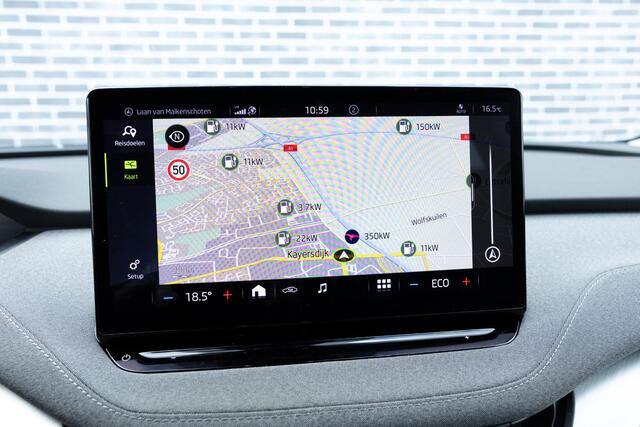 Skoda Enyaq iV 60 | Trekhaak | Achteruitrijcamera | Parkeersensoren | Keyless Entry | Privacy Glas | Sport Plus Pakket | Navigatie | Apple Carplay | Android Auto | Cruise Control | Climate Control
