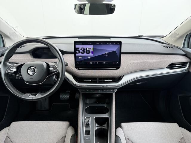 Skoda Enyaq iV 60 First Edition SOH 92% 3-Zone Ecc Adap.Cruise Stoel+Stuurverwarming Elek.Stoel+Memory Camera Apple Camera Android Auto Navi Pdc Keyless advanced Led Matrix Blind Spot Warning Lmv Privacy Glas Lane Assist DAB P-Assist GSM Draadloos laden Dealeronderhoude