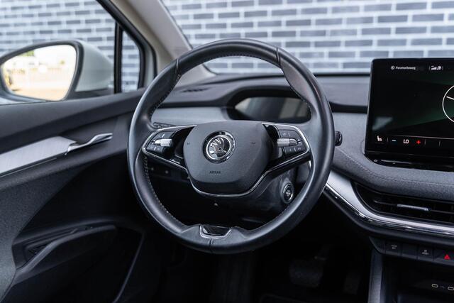 Skoda Enyaq iV 60 | Trekhaak | Panoramadak | Achteruitrijcamera | Parkeersensoren | Keyless Entry | Privacy Glas | Stoelverwarming | Navigatie | Apple Carplay | Android Auto | LED Koplampen | Lichtmetalen Velgen 19 inch | Cruise Control