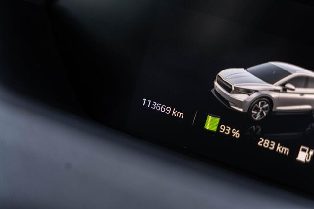 Skoda Enyaq iV 60 | Trekhaak | Panoramadak | Achteruitrijcamera | Parkeersensoren | Keyless Entry | Privacy Glas | Stoelverwarming | Navigatie | Apple Carplay | Android Auto | LED Koplampen | Lichtmetalen Velgen 19 inch | Cruise Control