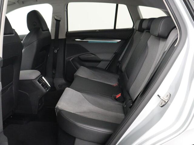 Skoda Enyaq iV 60 | SOH 92,4% | Panoramadak | Stoel/stuur verwarming | Half leder | Adaptive cruise | Carplay | Virtueel dashboard | Sfeerverlichting | Climate control | Camera | Park assist |
