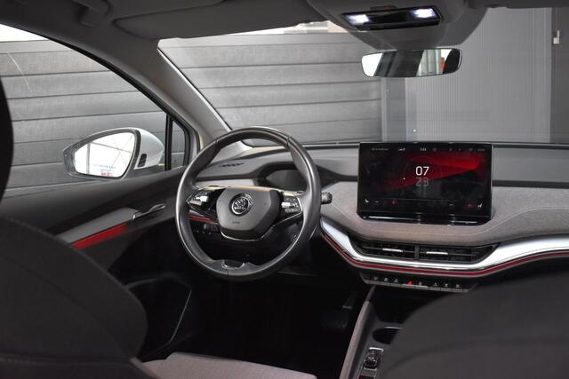 Skoda Enyaq iV 60 First Edition / SOH 91% / Adaptive Cruise / Stoel- & Stuurverw / Side Assis