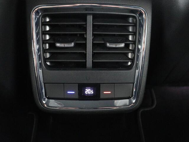 Skoda Enyaq iV 80 Sportline | SOH 93,2% | Leder/alcantara | Stuur/stoelverwarming | Carplay | Sfeerverlichting | Adaptive cruise | Dodehoek detectie | Camera | Park assist