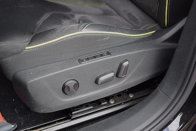 Skoda Enyaq iV Coupé 80 RS | Pano | Memory | Alcantara | Matrix | Stuurverwarming