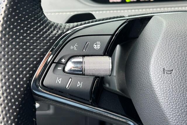 Skoda Enyaq iV 60 Sportline PANO LED KEYLESS 20"