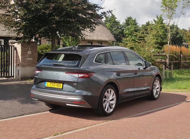 Skoda Enyaq iV 80 | Panoramadak | Camera | Sfeerverlichting | ACC | NL-Auto |