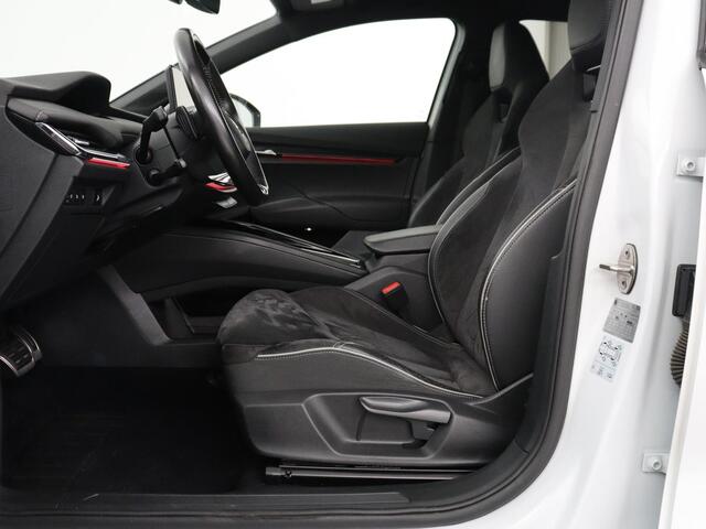 Skoda Enyaq iV 80 Sportline | SOH 88% | Leder/alcantara | Stuur/stoel verwarming | Adaptive cruise | Carplay | Sfeerverlichting | Camera | Park assist | Trekhaak