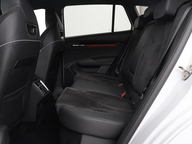 Skoda Enyaq iV 80 Sportline | SOH 88% | Leder/alcantara | Stuur/stoel verwarming | Adaptive cruise | Carplay | Sfeerverlichting | Camera | Park assist | Trekhaak