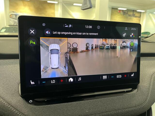 Skoda Enyaq iV 60 180pk · SOH 96,1% · 360 Camera · Inklap. Trekhaak · Matrix LED · Stuur- & Stoelverwarming · Elek. Bestuurdersstoel · Keyless ·