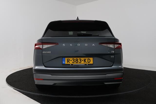 Skoda Enyaq iV 80 (STOEL/STUUR VERWARMING, CRUISE ADAPTIEF, CAMERA, NAVIGATIE)