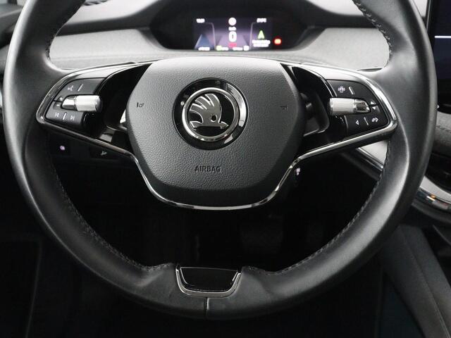 Skoda Enyaq iV 60 | SOH 90,8% | Half leder | Cruise control | Carplay | Sfeerverlichting | Camera | Park assist | Climate control | Elektrische achterklep | Trekhaak