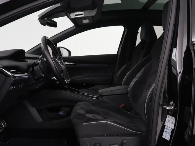 Skoda Enyaq iV 80 Business Edition | SOH 93,6% | Panoramadak | Leder/alcantara | Memory | Stuur/stoel verwarming | Adaptive cruise | Carplay | Sfeerverlichting | Camera | Park assist | Trekhaak