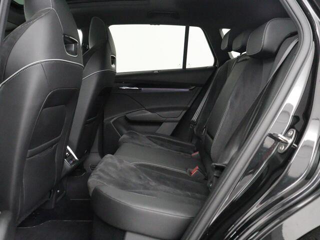 Skoda Enyaq iV 80 Business Edition | SOH 93,6% | Panoramadak | Leder/alcantara | Memory | Stuur/stoel verwarming | Adaptive cruise | Carplay | Sfeerverlichting | Camera | Park assist | Trekhaak