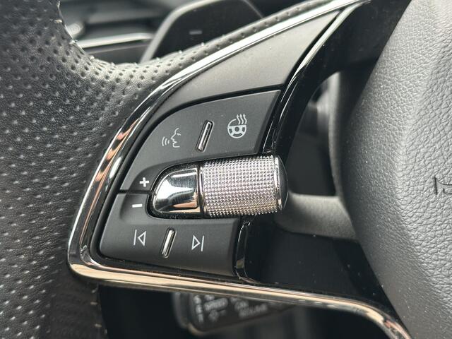 Skoda Enyaq iV 60 Sportline / Elektrisch Wegklapbare Trekhaak / Elektrische Bestuurdersstoel met Memory / Apple Carplay & Android Auto / 360 Graden Camera /