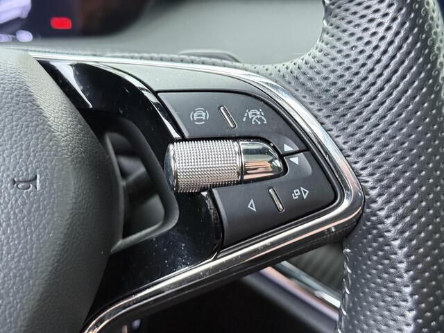 Skoda Enyaq iV Coupé 80 RS | 299 PK | SoH 91% | Warmtepomp | Achteruitrijcamera | Panoramadak | Canton Audio | Volleder | Head-up Display | Matrix LED |