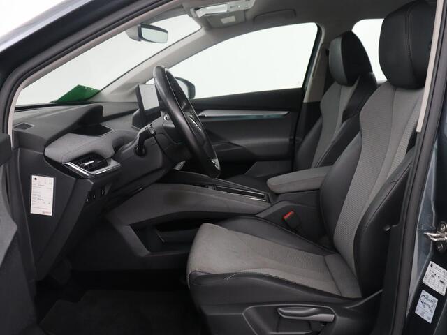 Skoda Enyaq iV 60 | SOH 93,0% | Half leder | Cruise control | Carplay | Climate control | Lane assist | Park assist | Trekhaak | Sfeerverlichting | Navigatie | Bluetooth