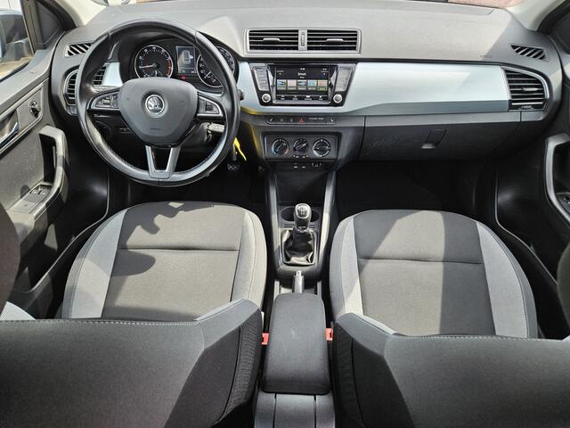 Skoda FABIA Combi 1.2 TSI First Edition Style CRUISE CONTROL|AIRCO|BLUE TOOTH TELEFONIE|ELEKTRISCHE PAKKET|GETINT GLAS|16 INCH|DEALER ONDERHOUDEN Maandag tot Vrijdag geopend van 09.00 uur tot 20.00 uur en Zaterdag van 09.00 tot 18.00 uur