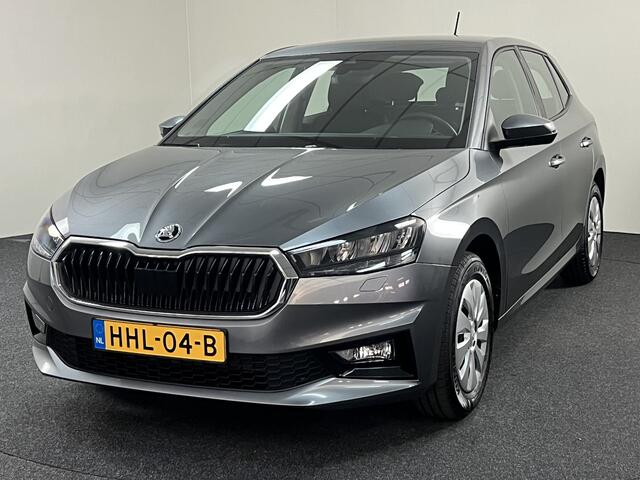 Skoda FABIA 1.0 MPI Essence 28 december 2023! Cruise Contr. / Airco / Parkeersensoren achter / LED, LED