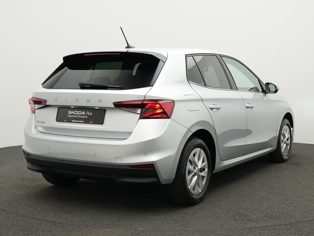 Skoda FABIA Business Edition 1.0 TSI 81 kW / 110 pk DSG | Stoelverwarming | Navi | Virtual Cockpit | Parkeersensoren achter | Keyless | Clima | Cruise | 15 inch