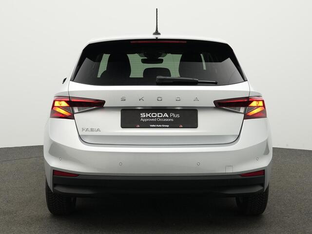 Skoda FABIA Business Edition 1.0 TSI 81 kW / 110 pk DSG | Stoelverwarming | Navi | Virtual Cockpit | Parkeersensoren achter | Keyless | Clima | Cruise | 15 inch