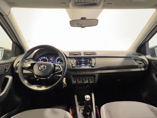Skoda FABIA Combi 1.0 TSI Ambition | Navigatie/Android/Apple Carplay | Trekhaak | Cruise Control | Parkeersensoren Achter | Airco |